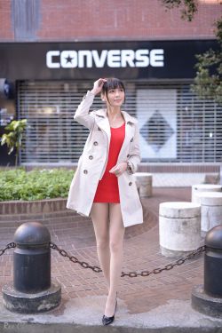 美女脱衣服